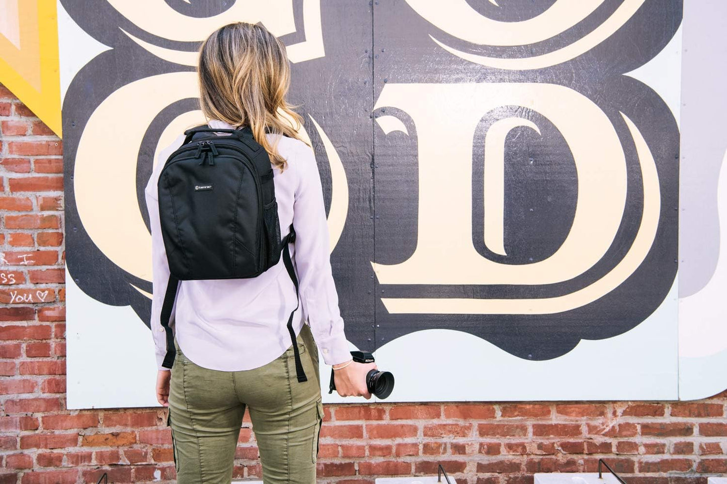 Tamrac Jazz 84 v2.0 Camera Backpack for Photographers, DSLR Camera Bag with Laptop Compartment, Professional Photography Backpack, Travel Camera Carrying Case with Adjustable Shoulder Straps – Black