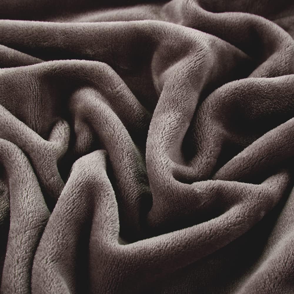 Surii Home Luxury Microfiber Flannel Blanket, Super Soft, Warm, Cozy, Fluffy, and Breathable, Perfect Throws for Bed, Couch, Sofa, for All Season Use. 350GSM King Size 108x90 Inches(Brown)
