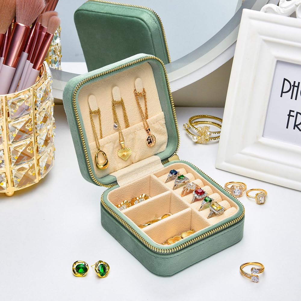 Travel Jewelry Case, Small Plush Velvet Jewelry Box for Women and Girls, Portable Jewelry holder organizer for Rings Earrings Necklaces Bracelets(Mint)