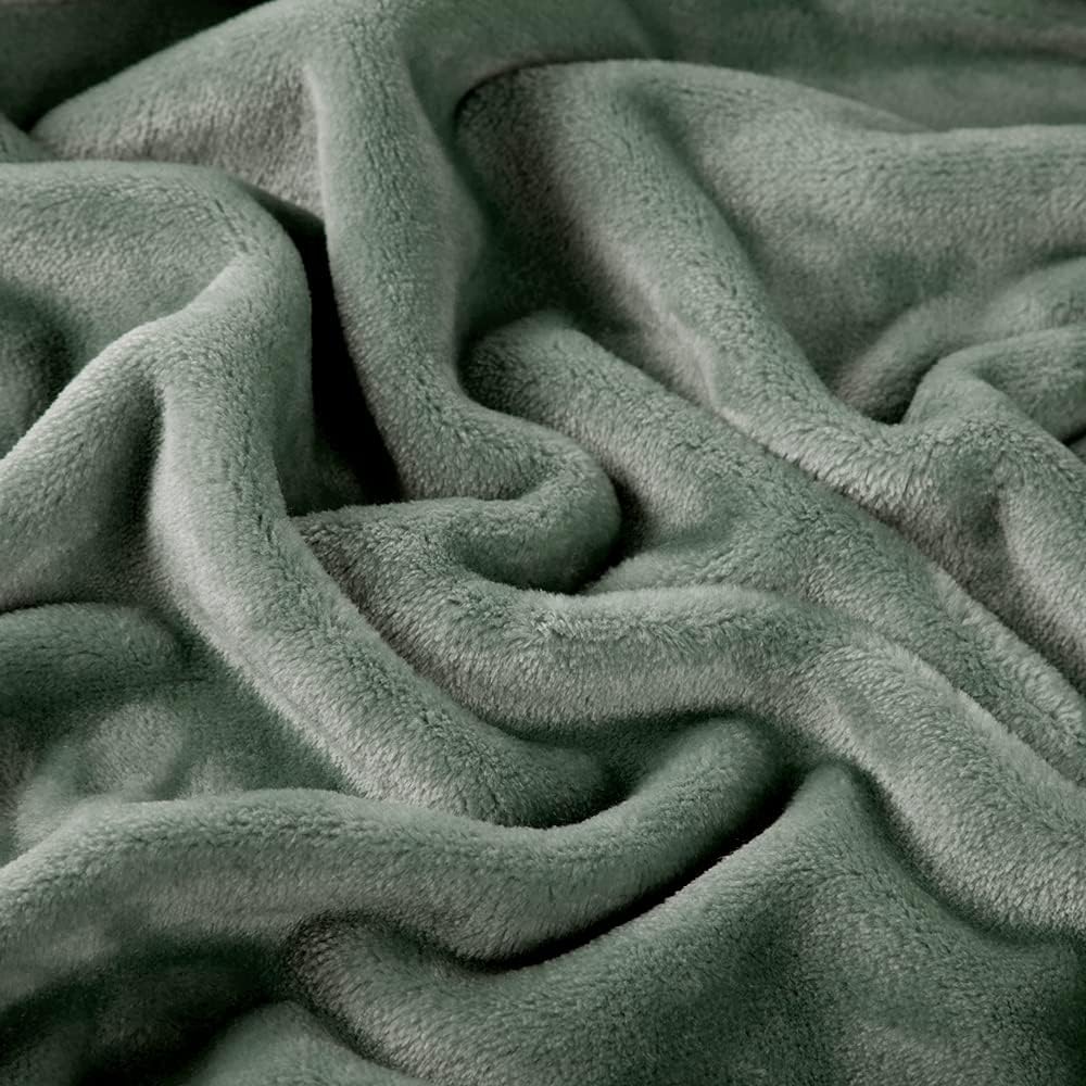 Surii Home Luxury Microfiber Flannel Blanket, Super Soft, Warm, Cozy, Fluffy, and Breathable, Perfect Throws for Bed, Couch, Sofa, for All Season Use. 350GSM Travel Size 50x60 Inches (Oliver Green)