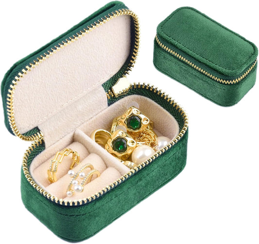 TAIMY Travel Jewelry Case, Mini Jewelry Travel Case, Velvet Small Travel Jewelry Box, Portable Jewelry Travel Organizer Box for Rings Earrings Necklaces(Emerald Green)