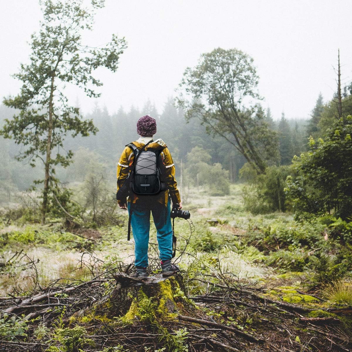 Insulated Hydration Backpack Pack with 3L BPA Free Leak Proof Water Bladder, Large Storage Lightweight Hiking Daypack with Waist Pouches & Cooler Layer, for Running, Biking, Camping, Festival