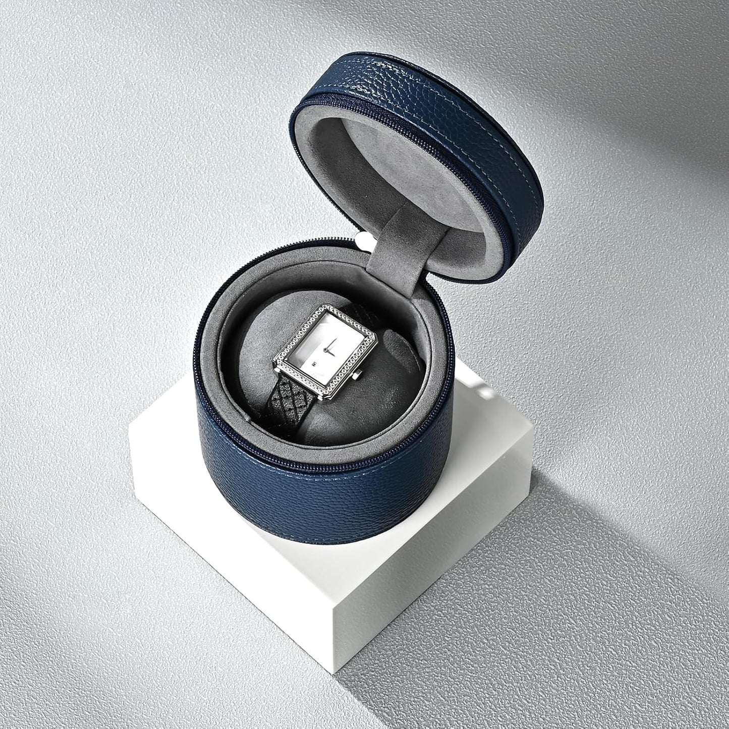 Oirlv Luxury Leather Watch Travel Case Single Watch Case with Removable Pillow(Blue)