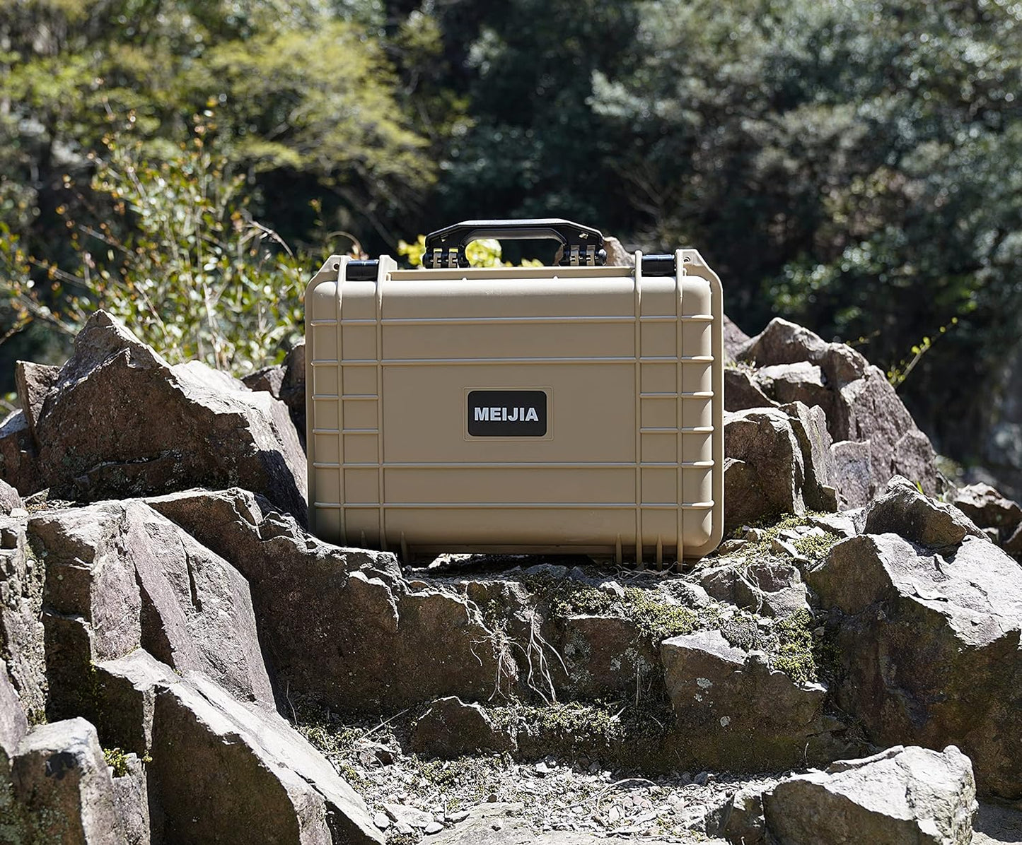 MEIJIA Portable IP67 Waterproof Protective Case, Hard Camera Case with customizable foam, Perfectly Protection of Camera, Drones, Pistols,Lens, Equipments, 18.5 x14.06x6.93inches(Desert Tan)