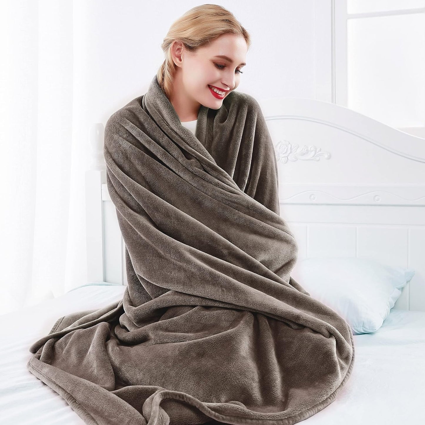 Surii Home Luxury Microfiber Flannel Blanket, Super Soft, Warm, Cozy, Fluffy, and Breathable, Perfect Throws for Bed, Couch, Sofa, for All Season Use. 350GSM King Size 108x90 Inches(Brown)